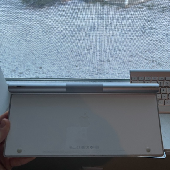 Apple Wireless Keyboard - Picture 2 of 2